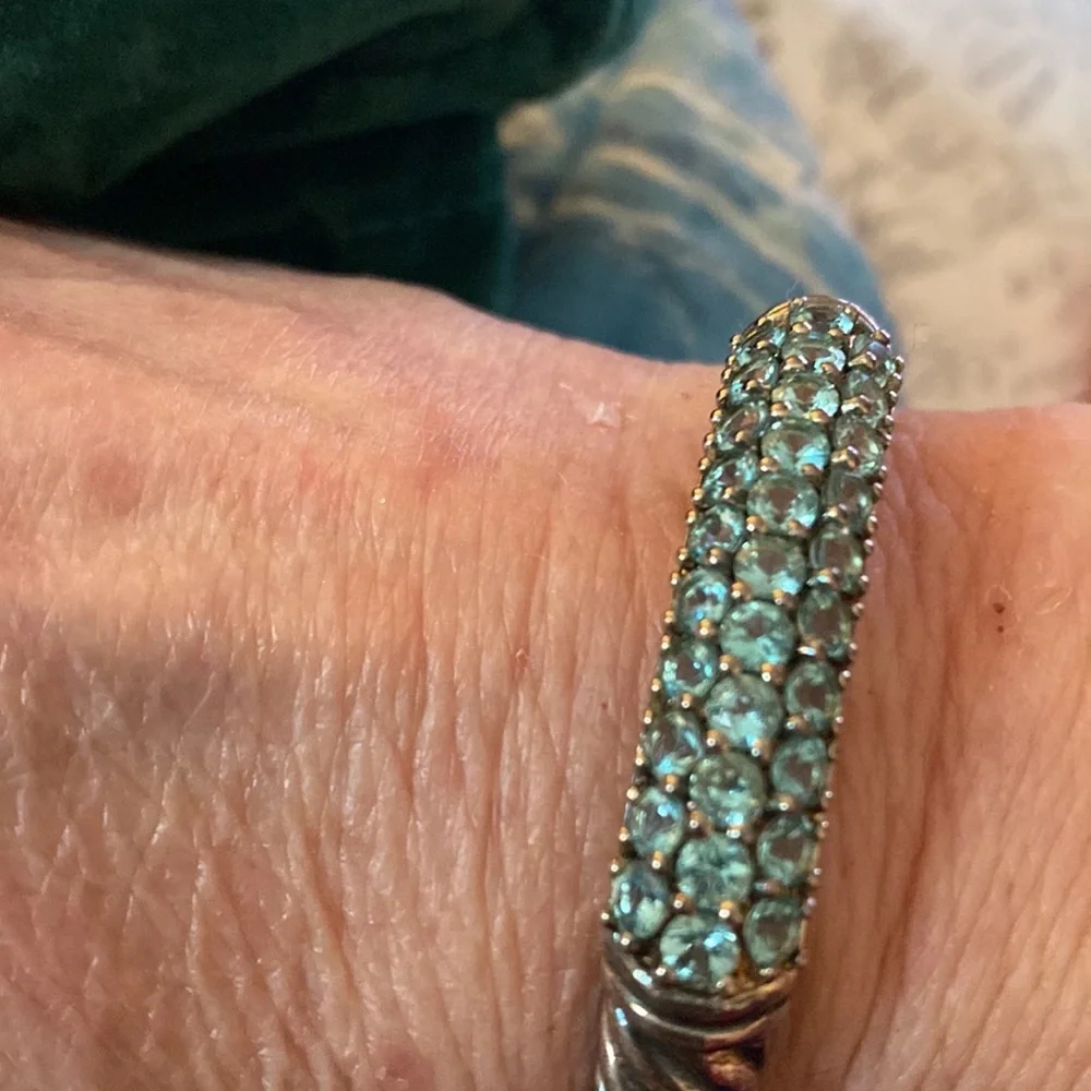 ❤️Peridot Bracelet done in 925 Sterling Silver EUC